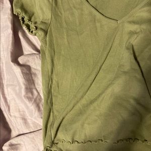 green tee cropped ruffle